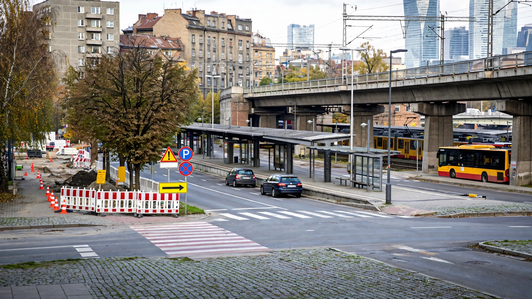 Dworzec Wschodni w Warszawie, widok na perony i wiadukty kolejowe